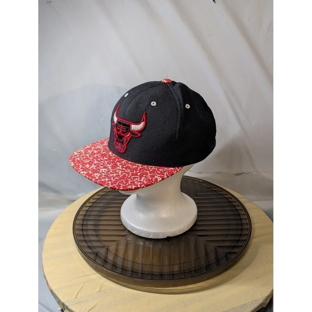 Chicago Bulls Snapback‎ Hat Black Red Elephant Print Brim NBA Basketball Cap